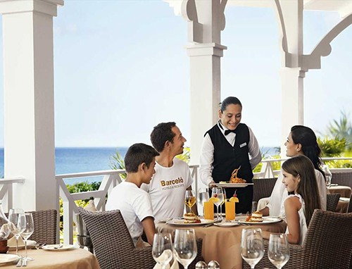 Ocean front dining at Barcelo Maya Palace